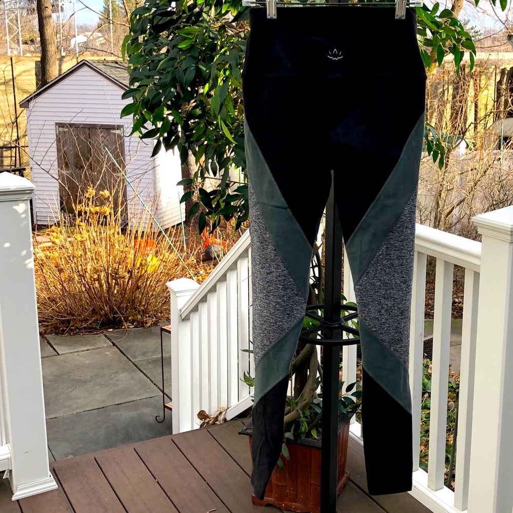 Beyond Yoga True Color Block Leggings - Picture 4 of 12